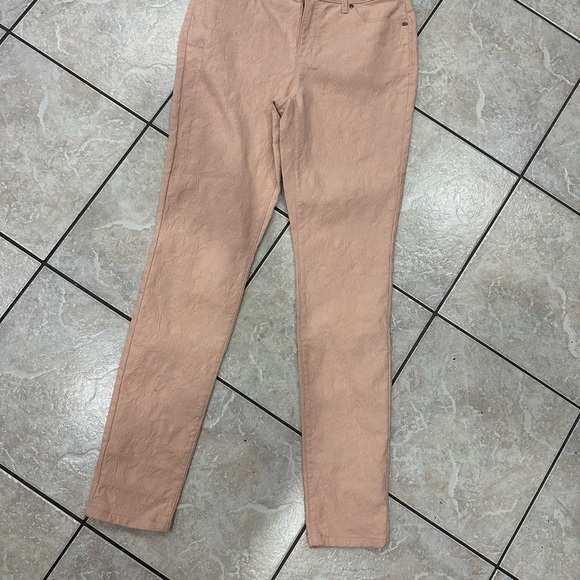 Chicos Pink Skinny Jegging Design  size 4 (Size 0) - Picture 1 of 8
